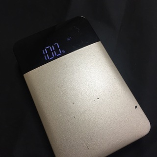 モバイルバッテリー 10000mAh  残量表示 出力2USBポート