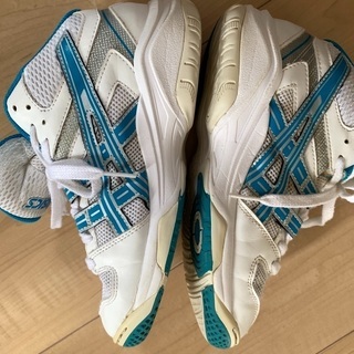 バスケットシューズ　22.5の画像