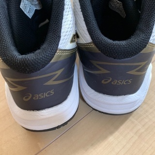 バスケットシューズ　23.5cm