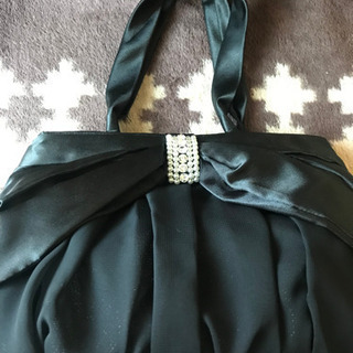 黒バッグ　結婚式パーティーなどの画像