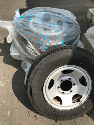 ハイエース　夏タイヤ&ホイール