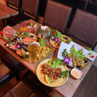 居酒屋バルや系列焼肉店スタッフ