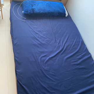 50V型4K/HDR対応ベゼルレス液晶テレビ、セミダブルマットレス付き