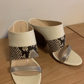 婦人サンダル　白x蛇皮　ファビオルスコーニ　23cm
