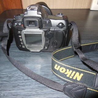 ニコン一眼レフカメラ動作品　望遠レンズ付き　フルセットの画像