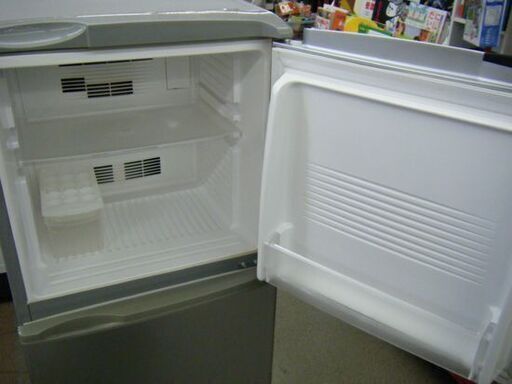 西岡店 冷蔵庫 2ドア 137L サンヨー/SANYO SR-14A 2000年製 100Lクラス シルバー/銀色