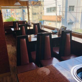 【土日のみ】焼肉店のホールスタッフの画像