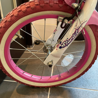 自転車　子供用(女子)　補助輪&ヘルメット&チェーンの画像