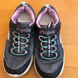 子供靴　運動靴　スケッチャーズ　22cm 黒色