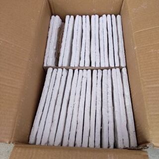 レンガ調セメント系二次製品　コアブリック　あげます。
