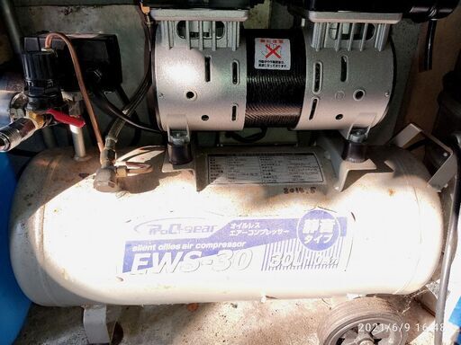 中古　オイルレス　エアーコンプレッサー　静音、タンク30L　中古　2014年式　シンセイ 静音オイルレスコンプレッサー 30L EWS-30