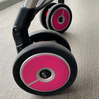 美品 コンビ F2 プラス AJ パッションピンク　純正レインカバー　ママ連れてって付きの画像
