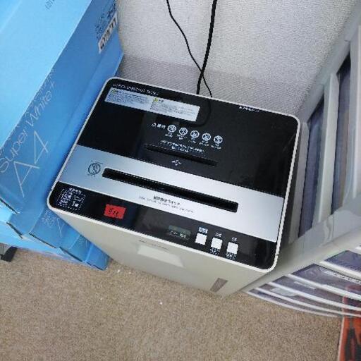 アイリスオーヤマ  シュレッダー