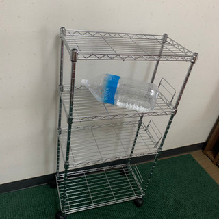 キャスター付きスチールラックの画像