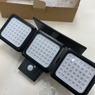 防水型ソーラーパネル付きLED防犯灯