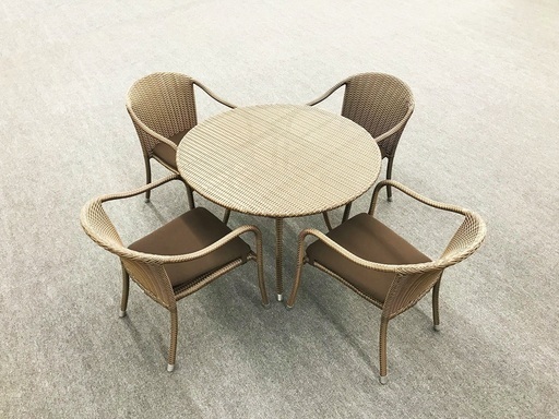 これからの季節に最適 !  全天候型のドイツ製の籘編み風ポリエチレンを使用したガーデンファニチャーセット (大）