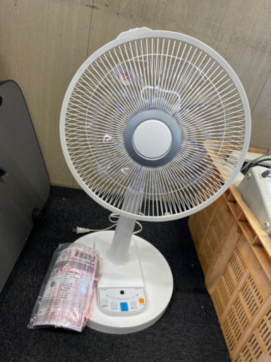0610029 新品 扇風機 リモコン付き 電池も
