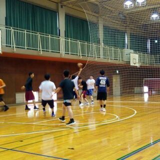 4/23(土·昼)トライ東でバスケしませんか🏀(参加費月100円...