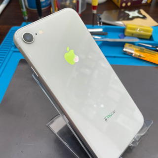 【売却済み】iPhone8 64GB シルバーSIMフリー端末【バッテリー新品】