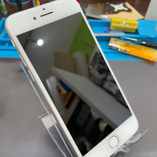 【売却済み】iPhone8 64GB シルバーSIMフリー端末【バッテリー新品】の画像