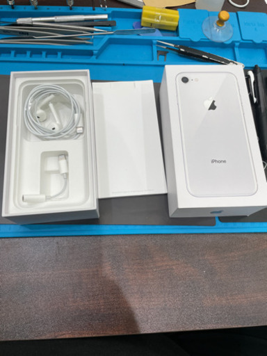 【売却済み】iPhone8 64GB シルバーSIMフリー端末【バッテリー新品】