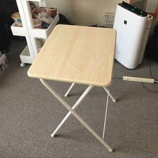 折りたたみテーブル