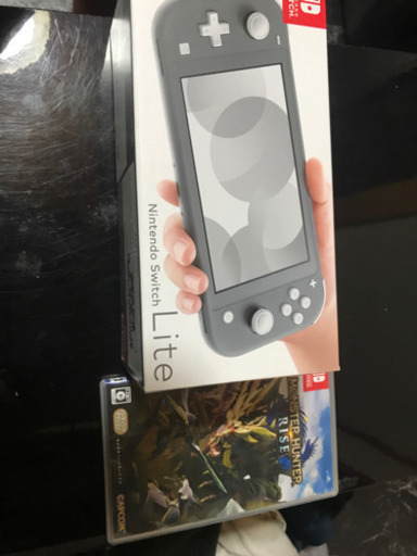 任天堂Switchライトとモンスターハンターライズ、