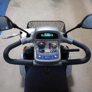 シニアカー  電動カート  電動車いす  運転免許不要  音声案内つき  簡単充電  安心制御の画像