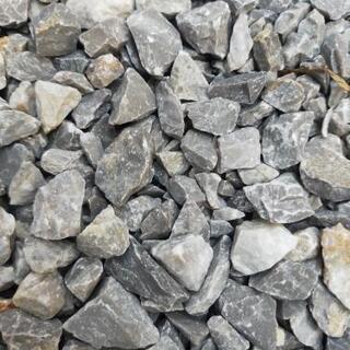 白っぽい砕石　1.5立米の画像