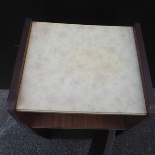 昭和レトロ　キルティングレザー系扉　電話台　インテリア等にも最適！　アンティーク棚の画像