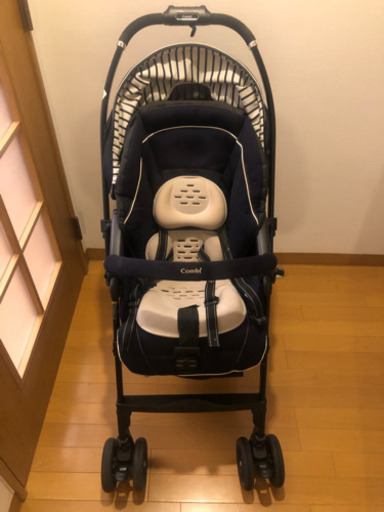 コンビ　ベビーカー　メチャカルハンディ　オート4キャス　ルチアネイビー