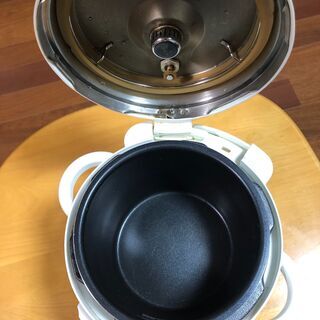 電気圧力鍋1.2L ホワイトの画像
