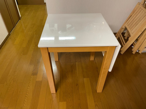 テーブルと椅子4つのセット（取引者決定しました）