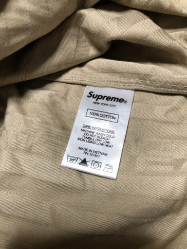 美品　『 supreme 』シャツ