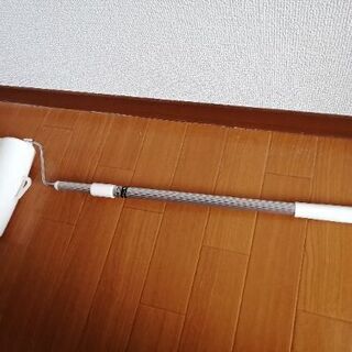 【新品同様】柄の長いコロコロ(粘着ローラー)の画像