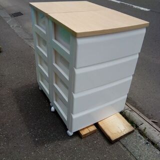 樹脂製　四段チェスト　キャスター付き　 2個セット販売の画像
