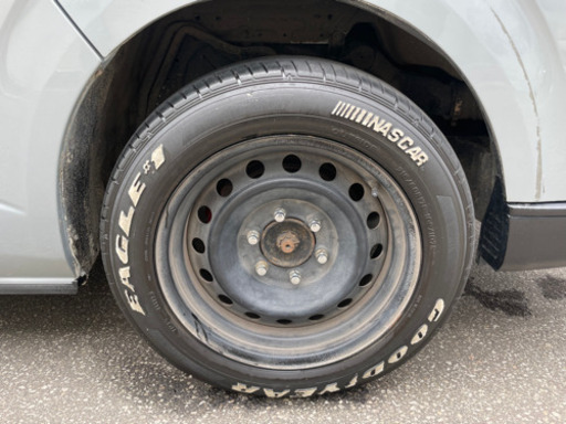 値引き！！ハイエース　ナスカータイヤ&FJクルーザー純正ホイール17インチ