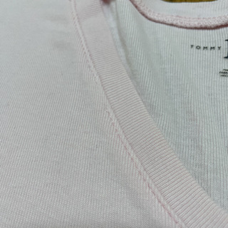トミーヒルフィガーのTシャツの画像