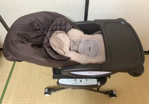 aprica ユラリズム オートHIDX 電動ハイローチェア　小さな汚れ有り