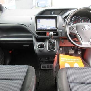 トヨタ　ノア【自社ローン対応可】９型地デジナビ・Ｂカメラ・ＷＰスラ・ＥＴＣ・ｉストップ・プッシュスタート】の画像