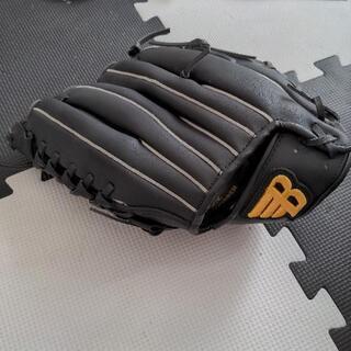 【引渡し先決定済】ほぼ新品。左利き グローブ 成人用 野球・キャ...