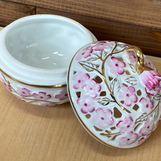 格安で！ロイヤルアーデン◇バラのポプリポット◇薔薇 姫系◇陶器 小物入れの画像