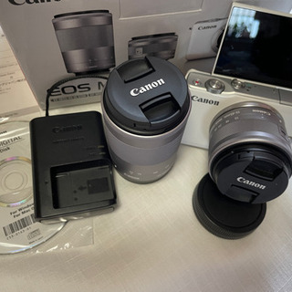 （受付終了）Canon EOS M10 Wズームキット【保証８月まであり】