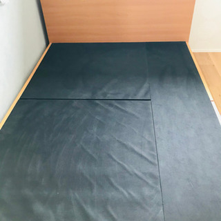 ダブルベッド　収納.コンセント.ライト付き