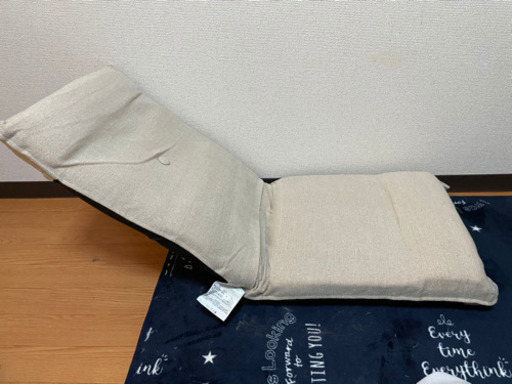 座椅子4つあります。