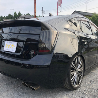 ★支払い総額49.8円★ 車検R4年9月まで　トヨタ　プリウス　社外マフラー　車高調　サイバーナビ　フルセグ 機関良好　豪華カスタム多数！の画像