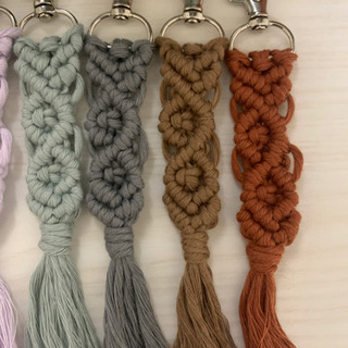 マクラメキーホルダーの画像