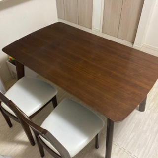 ダイニングテーブル　チェア付き　の画像