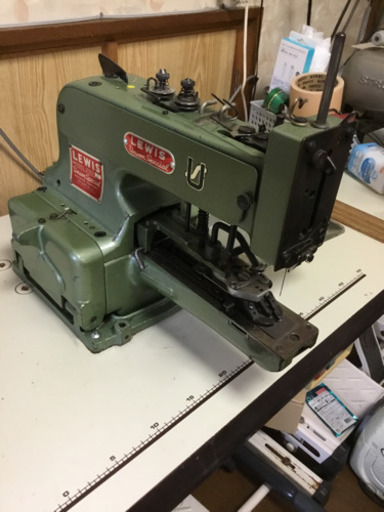 ボタンつけミシン