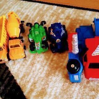 【予約あり】ロボットになるミニカー等